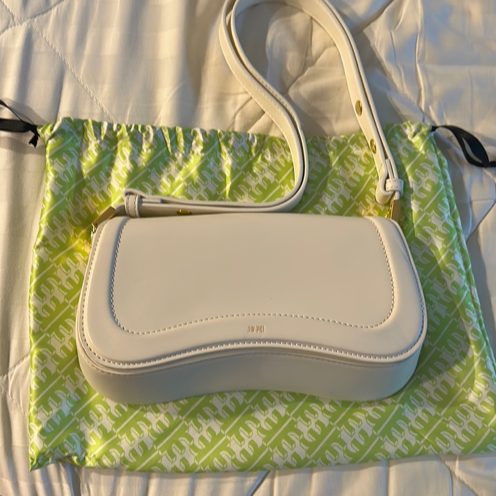 JW PEI NWOT white shoulder bag.